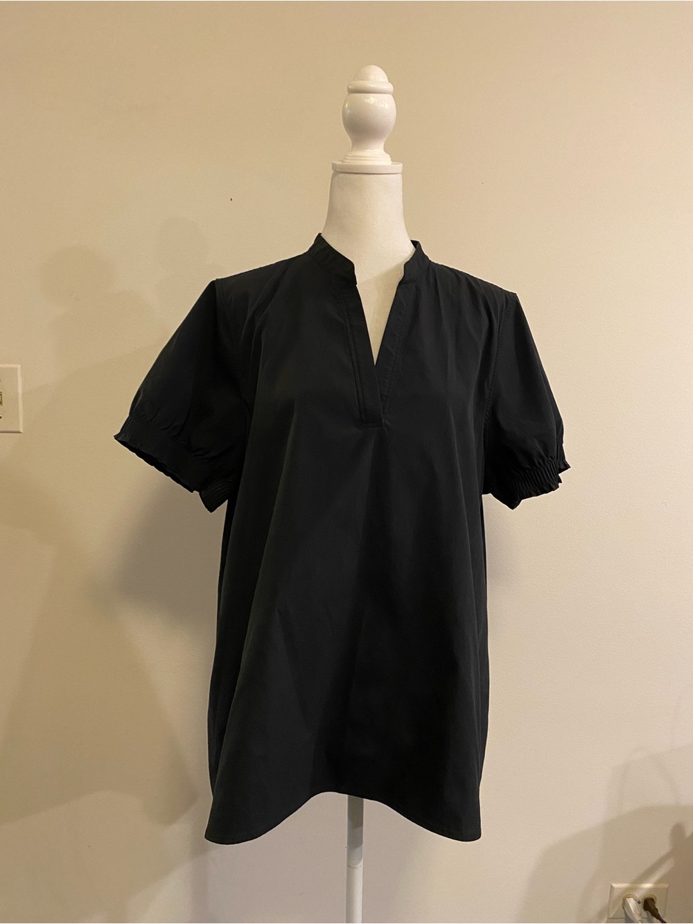 Athleta Black V-Neck Tunic Top size large